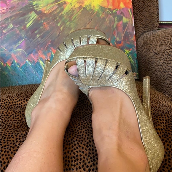 Gold Glitter Betsy Johnson Retro Platforms Size 7 - Picture 6 of 7